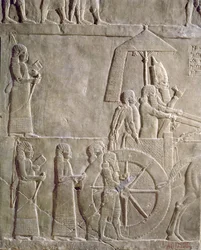 Relief med kong Assurbanipals stridsvogn og elamitiske fanger, episoder fra felttoget mod Elam, fra Assurbanipals palads i Ninive, ca. 645 f.Kr.
