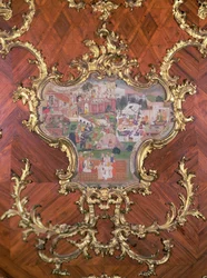 Detalje af paneler indlagt med persiske miniaturer af en lysthave med folk, der fester fra Millionen-Zimmer, udtænkt af Nikolaus Pacassi (1716-99) (forgyldt figentræ)