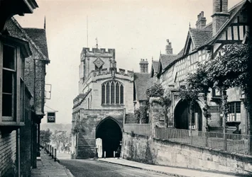St James Church over West Gate, Warwick, Warwickshire, 1929