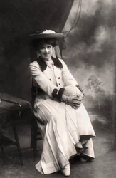 Decima Moore 1871-1964, engelsk skuespillerinde, 1907