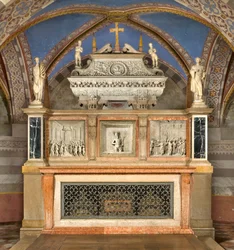 Krypt, højalter med de hellige Marcellinos og Peters eksorcists ark, udført af Benedetto Briosco 1506-08, genkomponeret af Matteo Galletti 1609