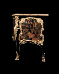 En Louis XV-kommode