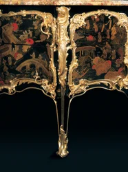 En Louis XV-kommode