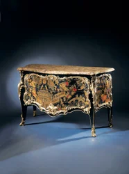 En Louis XV-kommode, 1710-65