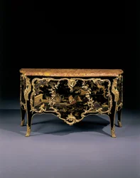 Kommode, ca. 1745 (ormolu-monteret japansk lak og eboniseret træ)