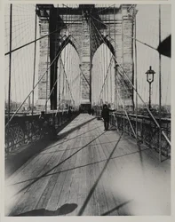 East River Bridge, 1888 (gelatinesølvtryk)