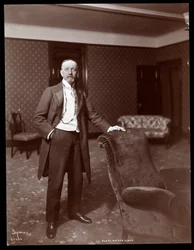 Henry Arthur Jones, 1905 (sølvgelatineprint)