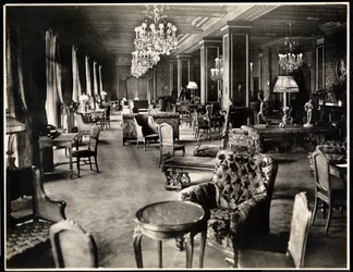 Lounge på Hotel Knickerbocker, 1906 (sølv gelatinetryk)