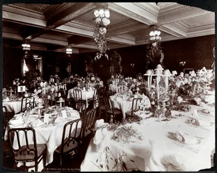 Borde dækket til Electric Clubs banket på Hotel Delmonico, 1902 (sølv gelatinetryk)