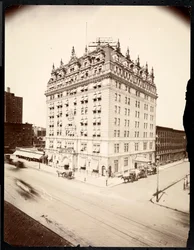 Hotel Navarre, 7th Avenue og 38th Street, New York, 1908 (sølv gelatinetryk)