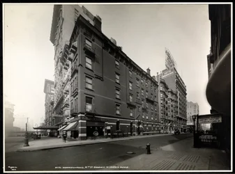 Hotel Woodward, Broadway og 55th Street, New York, 1920 (sølvgelatineprint)