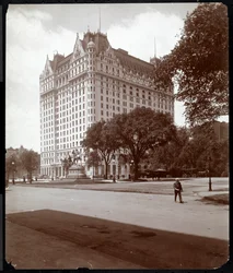 The Plaza Hotel, 5th Avenue og 59th Street, New York, 1907 (sølv gelatinetryk)