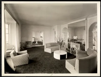 Stuen i penthouse på Hotel St. Regis, 1937 (sølv gelatinetryk)