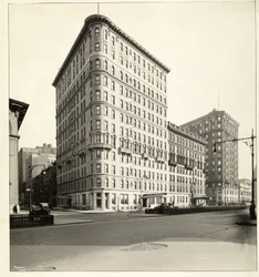 Udsigt over Hotel Embassy på Broadway og 70th Street, New York, 1921 (sølv gelatinetryk)