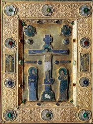 Byzantinsk kunst: Evangelisk af guld og emalje dekoreret med guldblade afviser med filigrankrucifiks, der repræsenterer Jomfruen og Sankt Johannes. 12.-13. århundrede Venedigs tesoro af San Marco (tresor af Saint Mark)