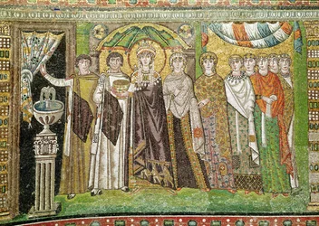 Kejserinde Theodora med sit hof bestående af to ministre og syv kvinder, ca. 547 e.Kr. (mosaik)