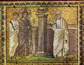 Sankt Peters fornægtelse, Jesus og en apostel, en hane på en søjle, 6. århundrede (mosaik)