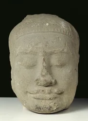 Buddha hoved med lukkede øjne, Angkor