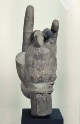 Hånd fra en kolossal statue af Shiva, fra Koh Ker, Kompong Thom-provinsen (sandsten)
