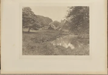 Haddon Hall og Homestead, fra floden