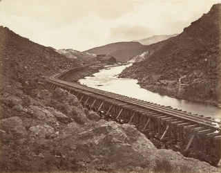 Eureka Quartz Mill and Flume, Nevada, 1875, trykt ca. 1876.