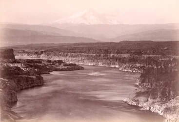 [Mount Hood set fra The Dalles, Oregon]