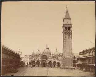 Markuskirken med klokketårn, Venedig