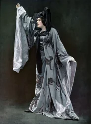Operasangerinde Meyriane Heglon (1867-1942) som Lilith i operaen "Le fils de l