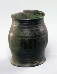 Fadformet armbind, Hallstatt Culture, fra Jura (metal)