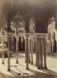 Løvernes domstol i Alhambra (Patio de los Leones en la Alhambra)