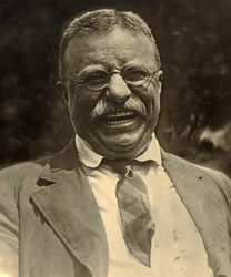 Theodore Roosevelt griner, ca. 1910 (s/h-billede)