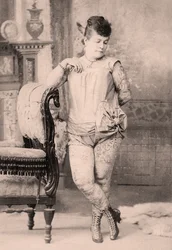 Portræt af Nora Hilderbrandt, den tatoverede kvinde, ca. 1896