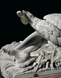 En Rhodopis-figur i naturlig størrelse på sokkel, 1862