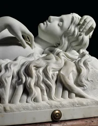 En Rhodopis-figur i naturlig størrelse på sokkel, 1862