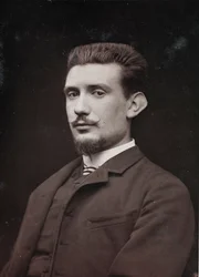 Kunstnerisk og biografisk Album, 6. Aar, Salon 1885; portræt af maleren Henri Laurent Desrousseaux (1862-1906)