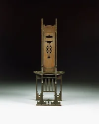 En sidestol, med gennembrudt design, ca. 1899 (udskåret eg)