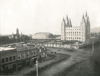 Forsamlingshuset, Tabernaklet og Mormontemplet, Salt Lake City, USA, 1895.
