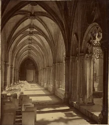 Hvælvet gang, Batalha