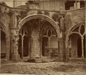 [Stilhedens klostergang, Santa Cruz de Coimbra-klostret]