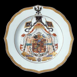 An Armorial Dinner Plate, Qianlong Period (1736-95) c.1755 (porcelæn)