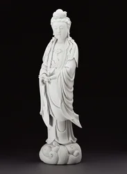 Blanc de Chine figur af Guanyin, ca. 1800 (porcelæn)