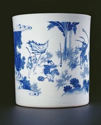 Blå og hvid penselpotte malet med en dame og drenge, der leger på hobbyheste, Chongzheng, 1630-44 (porcelæn) (se 205936)