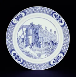 Blå og hvid plade, der forestiller Rotterdam Riots (porcelæn)