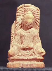 Siddende Buddha i meditation, fra Tumshuq (Xinjiang) 4.-5. århundrede (træ)