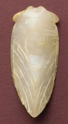 Tungeamulet i form af en cikade