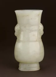 Fartøj med elefantformede luger, ca. 1100-1300-tallet