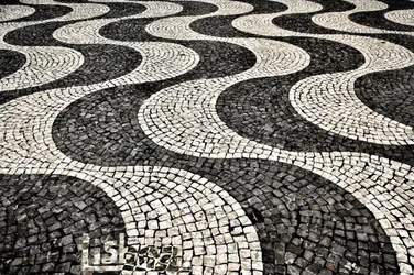 Bølget brostenmosaik