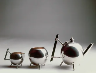 Tesæt fremstillet af Elkington & Company, ca. 1925 (elektroplade)