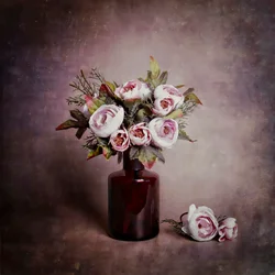 Lyserødt blomsterstilleben