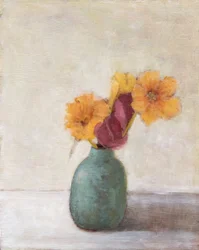 Stilleben med varme blomster